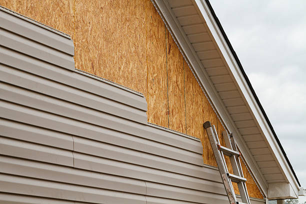 24/7 Emergency Vinyl Siding experts in Bushnell, IL